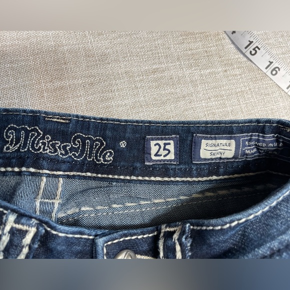 EUC Miss Me Jeans Sz 25 - Picture 7 of 11